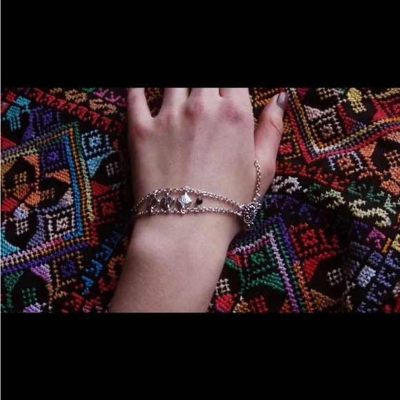 Thumb Bracelet, Stainless Steel Hand Chain, Bohemian  Accessory NEW! - Picture 3 of 4